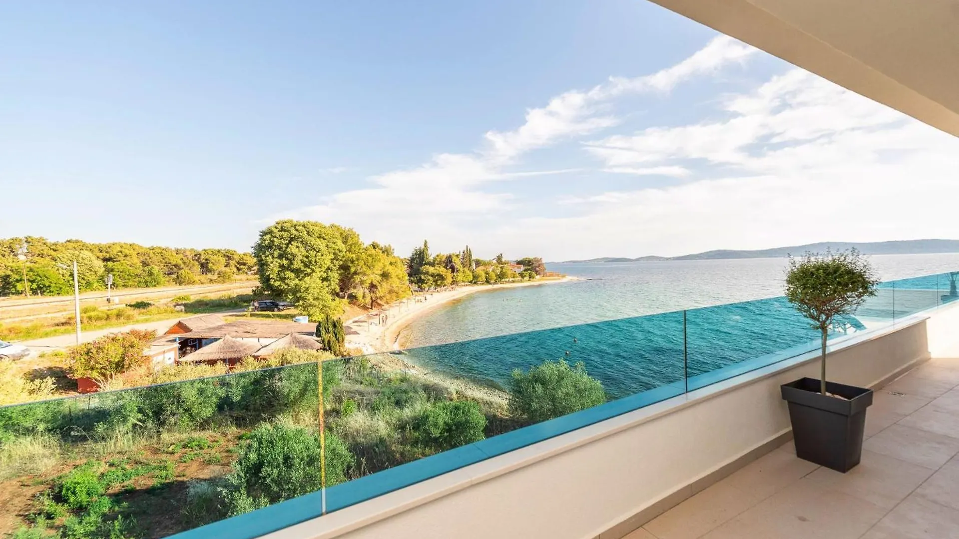 Beachfront Villa Bibinje 0*,
