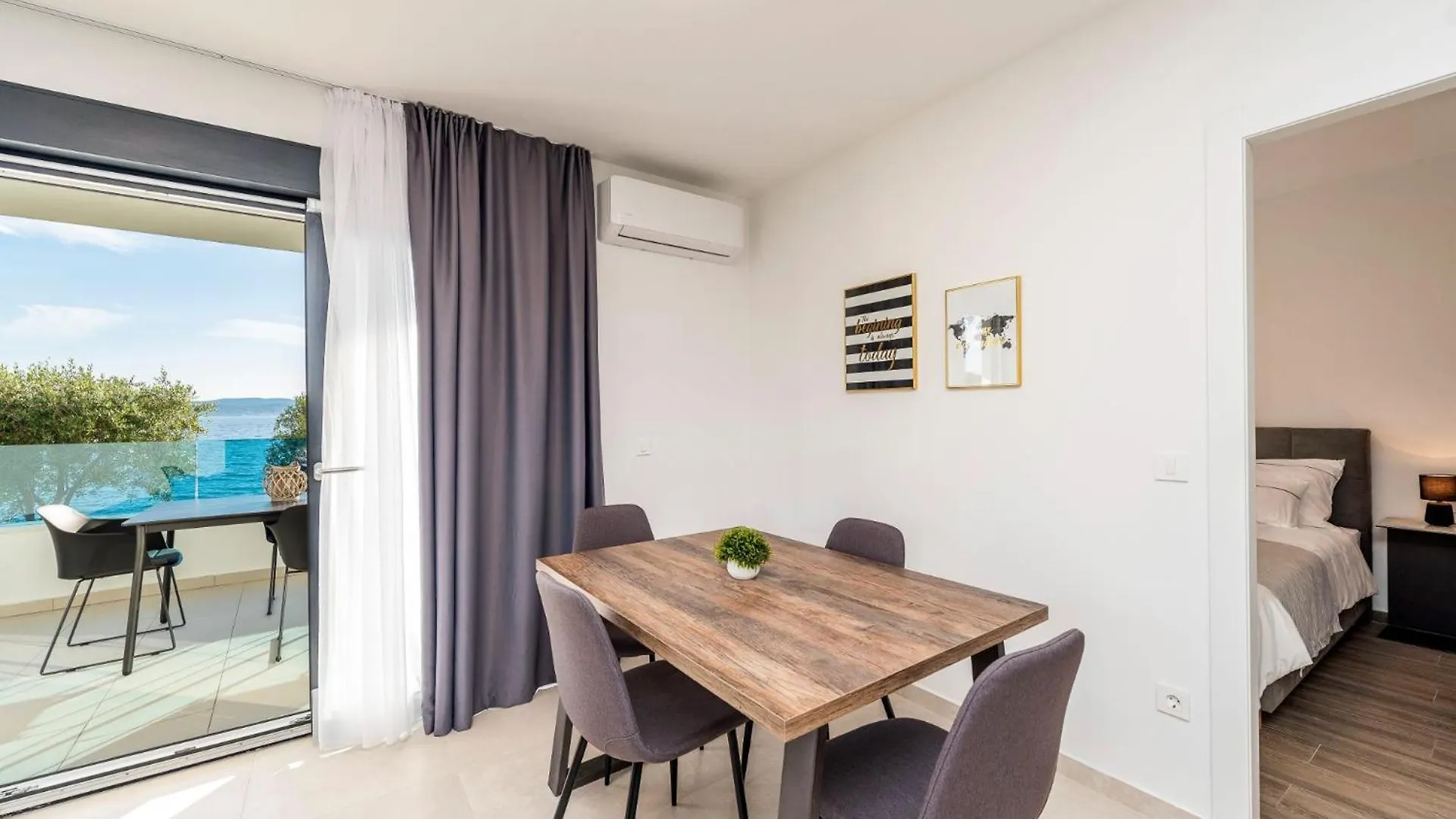 Beachfront Villa Bibinje Apartment