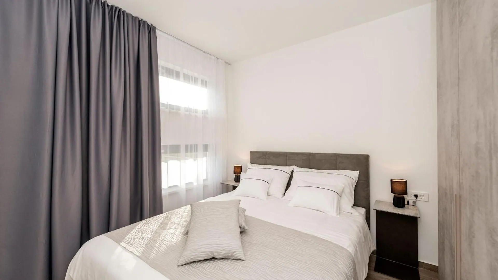 Apartment Beachfront Villa Bibinje