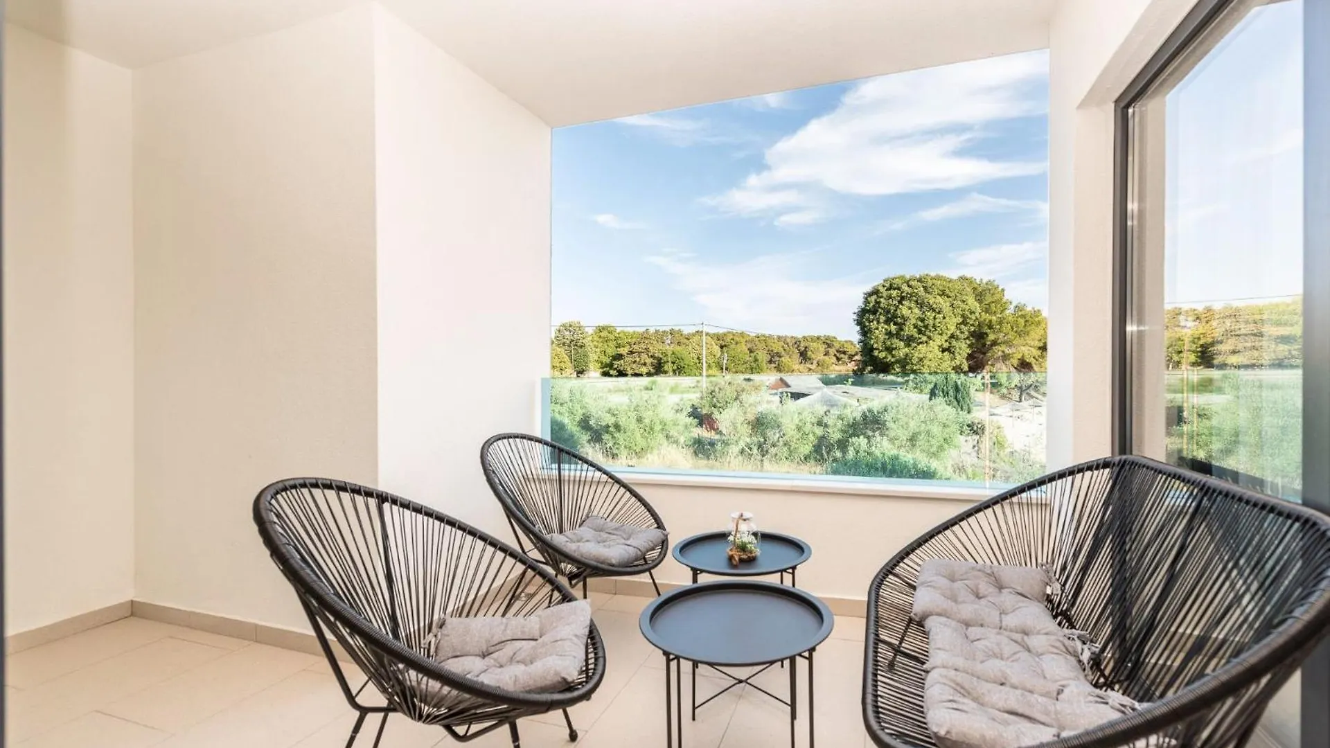Apartment Beachfront Villa Bibinje