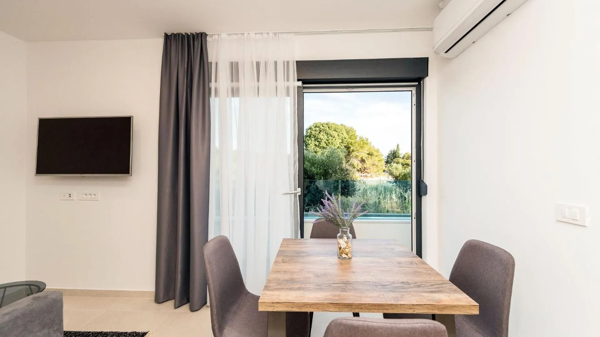 Beachfront Villa Bibinje Apartment